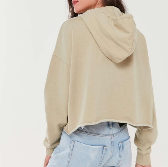 3X$25 Urban Outfitters Cropped Oversized Sweater Hoodie Raw Hem Size Medium - Picture 8 of 9